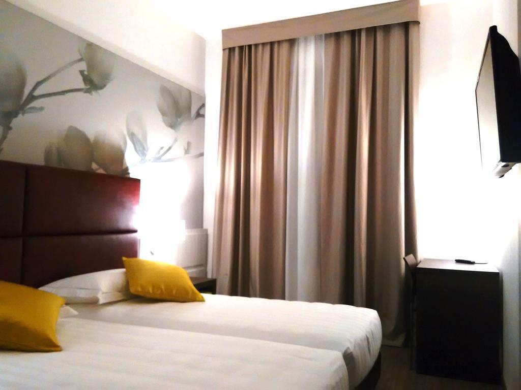 Hotel Villa Nabila Reggiolo Szoba fotó