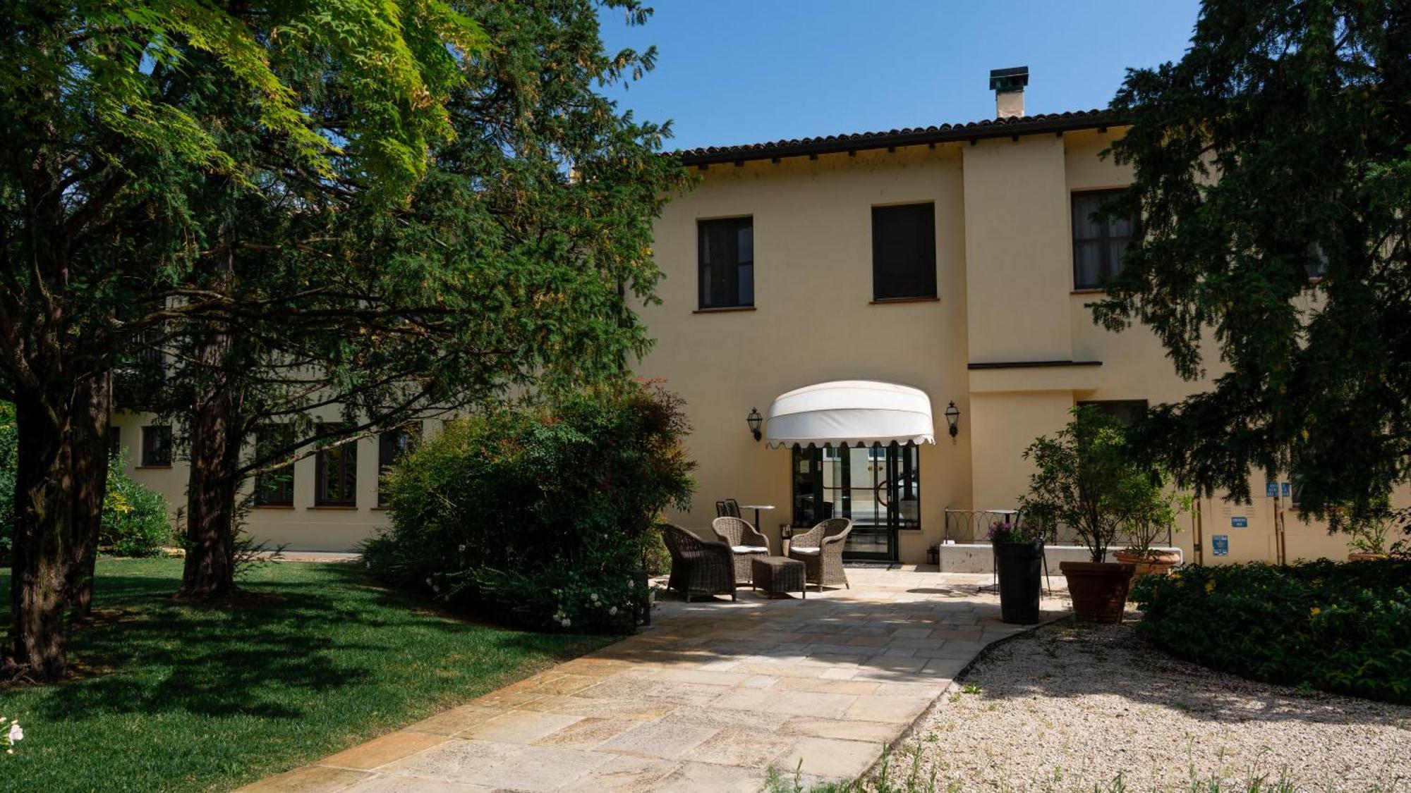Hotel Villa Nabila Reggiolo Kültér fotó