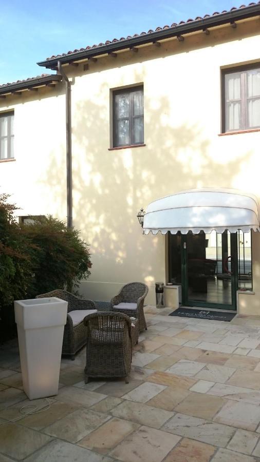 Hotel Villa Nabila Reggiolo Kültér fotó