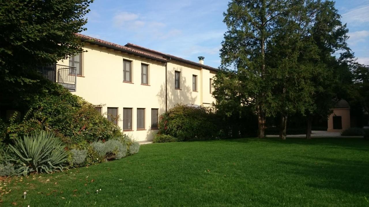 Hotel Villa Nabila Reggiolo Kültér fotó